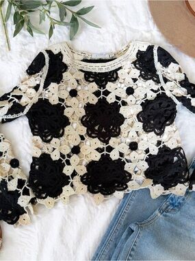 Cloth by Design Crochet Floral Sweater Boho Crop Top Medium